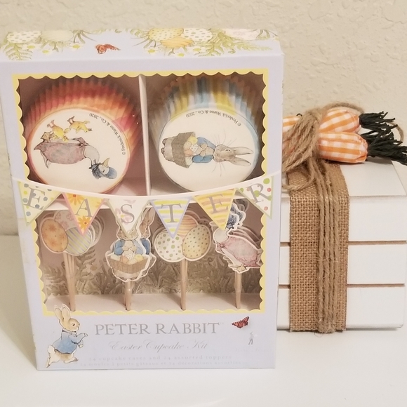 The original Beatrix Potter Petter Rabbit Cupcake decorating Kit 24 pcs New - Picture 1 of 7